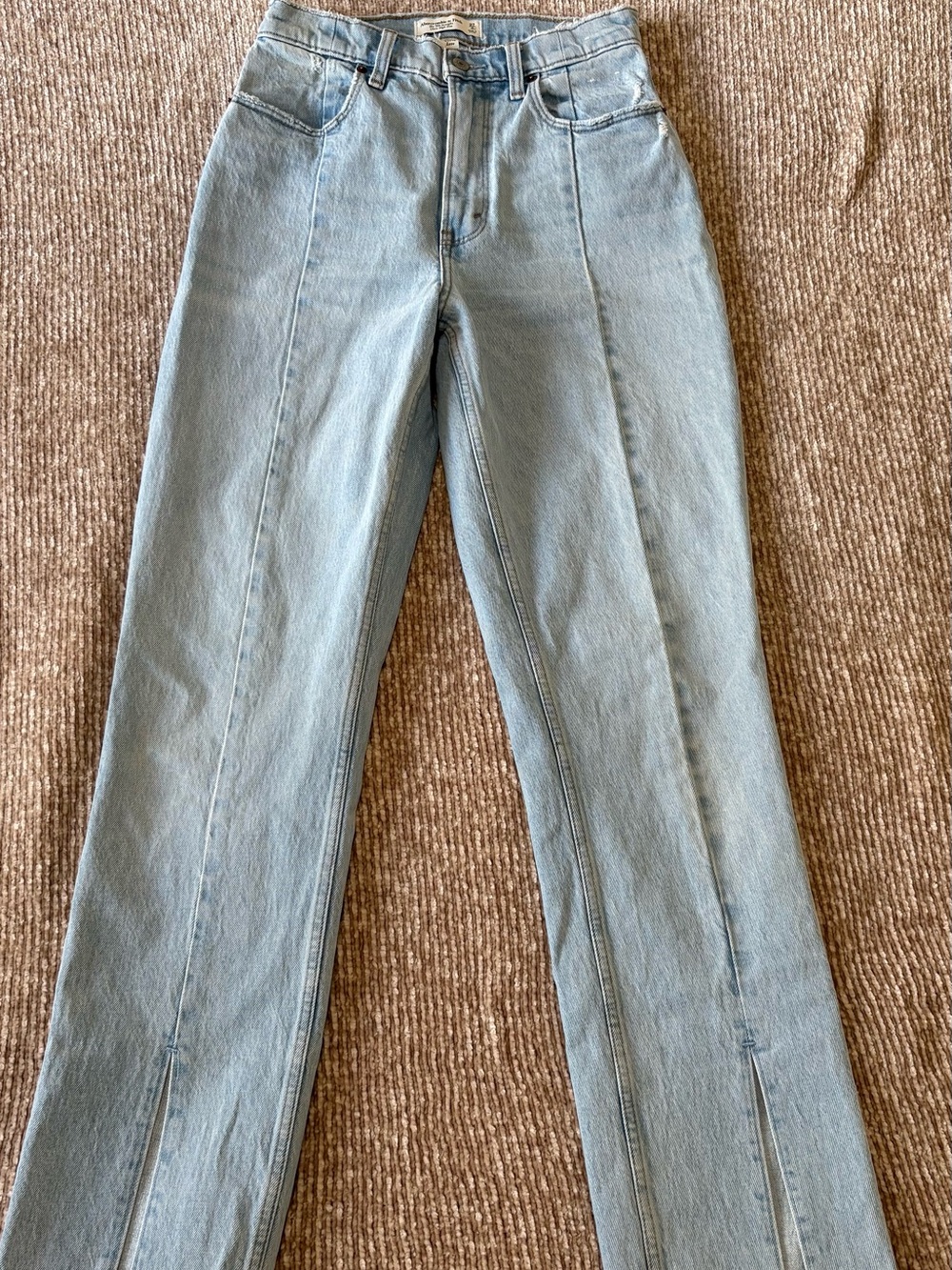Abercrombie & Fitch - The 90s Straight Ultra High Rise